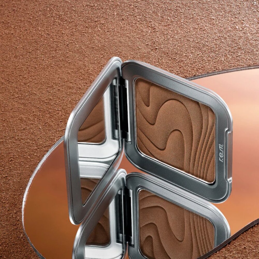 R.E.M Beauty Satin Matte Bronzer in Blazed